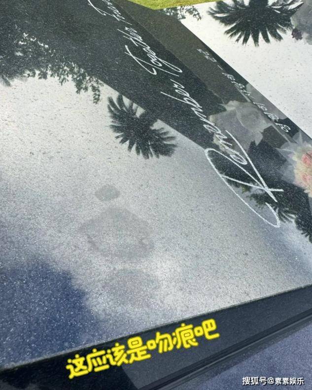 粉絲探望大S墓地！驚見「墓碑上一畫面」震撼淚喊：用情太深了