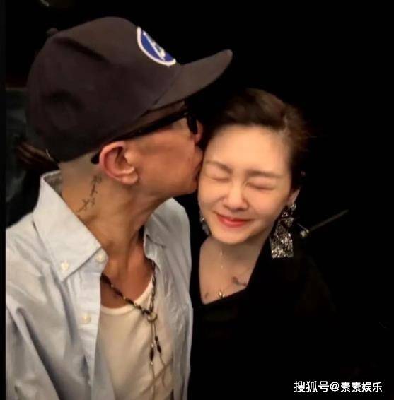 粉絲探望大S墓地！驚見「墓碑上一畫面」震撼淚喊：用情太深了