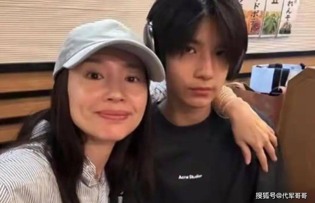 離婚10多年未再婚！資深女星「單親媽辛苦養兒」哭喊撐不住　網挖出近況氣瘋：「根本在哭窮！」