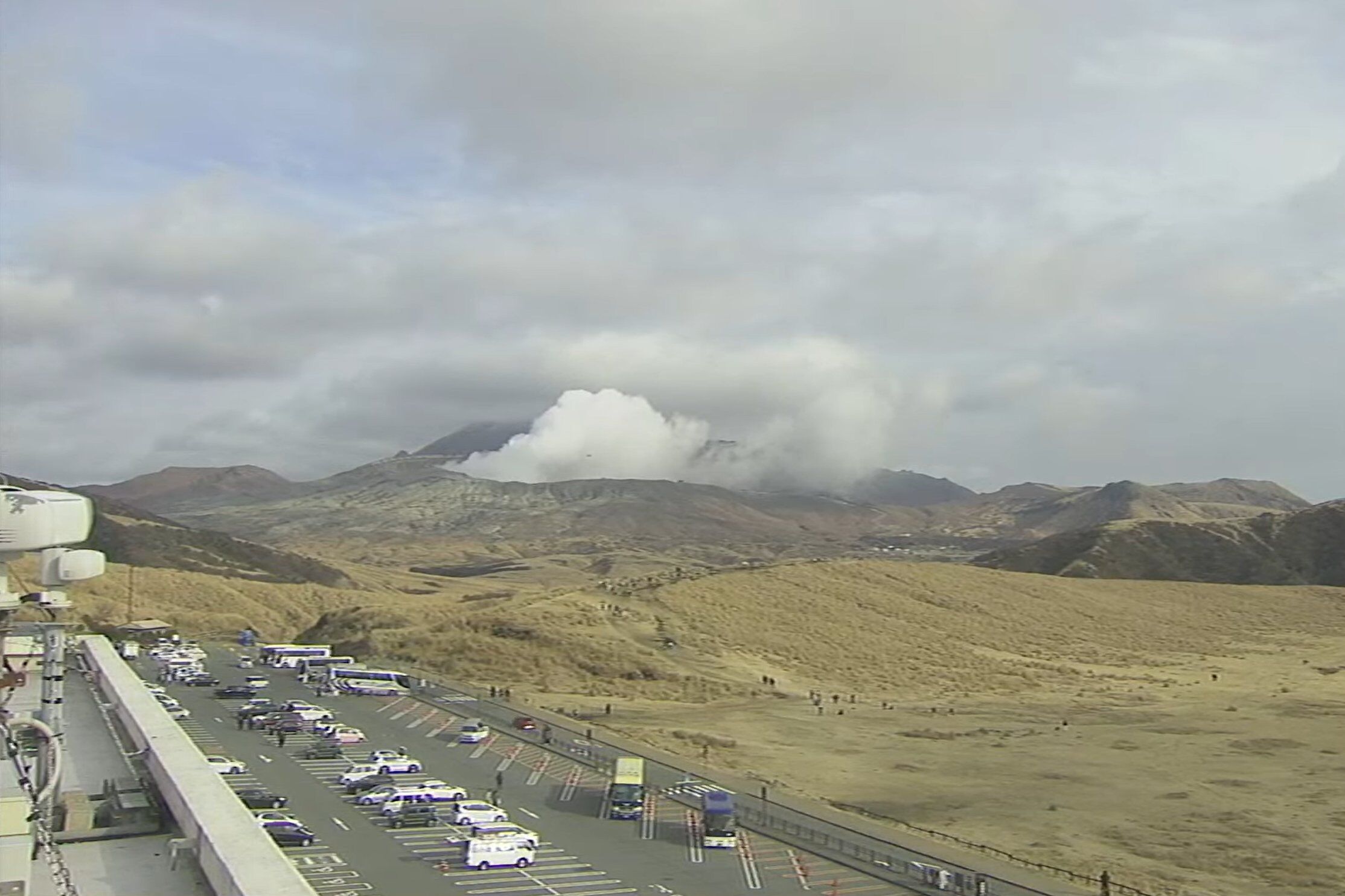 快訊／觀光直升機驚傳「墜落日本火山口」！台灣2遊客失聯「身分曝光」