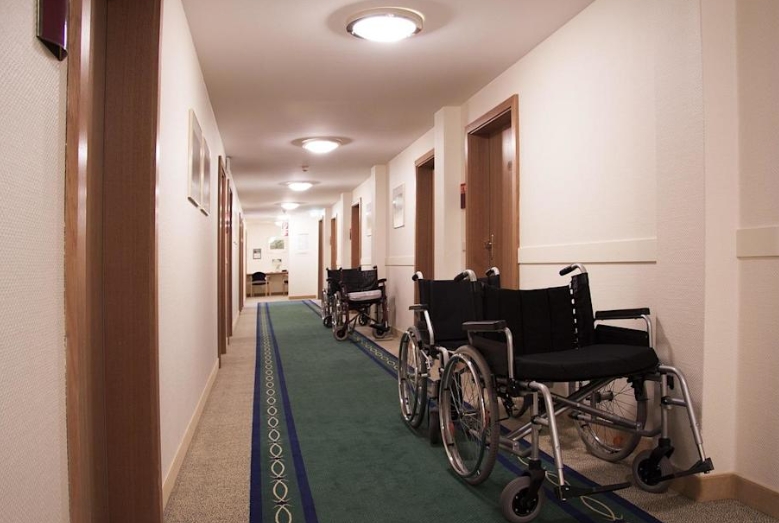 養老院命案！6旬老人「被綁輪椅上燒死」　家屬氣哭「求償千萬被駁回」