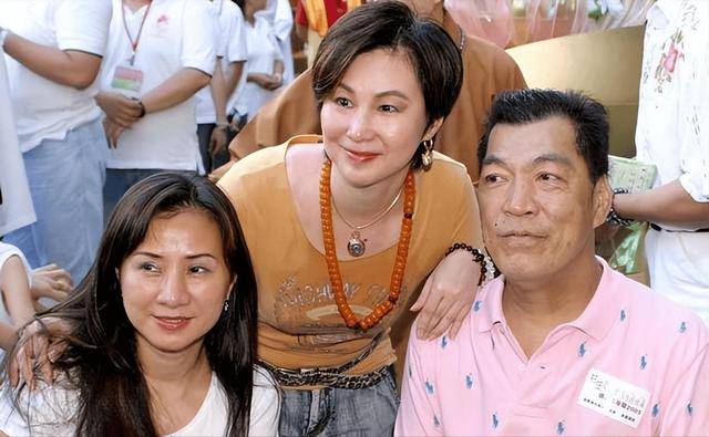 行善多年悄離世！知名男星設靈「半個演藝圈來送行」　人才剛走「兒子入獄、孫子身亡」下場太唏噓...