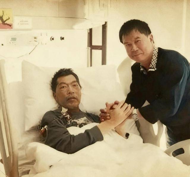 行善多年悄離世！知名男星設靈「半個演藝圈來送行」　人才剛走「兒子入獄、孫子身亡」下場太唏噓...