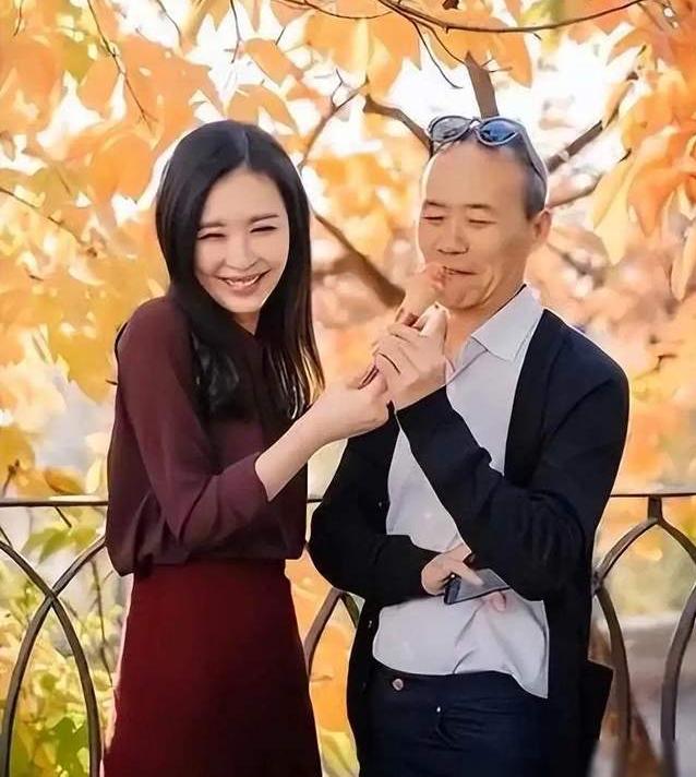 嫁大30歲富商！資深女星「被酸都是為了錢」　結婚紀念日「她出手送75歲尪驚喜」網嘆：誤會她了