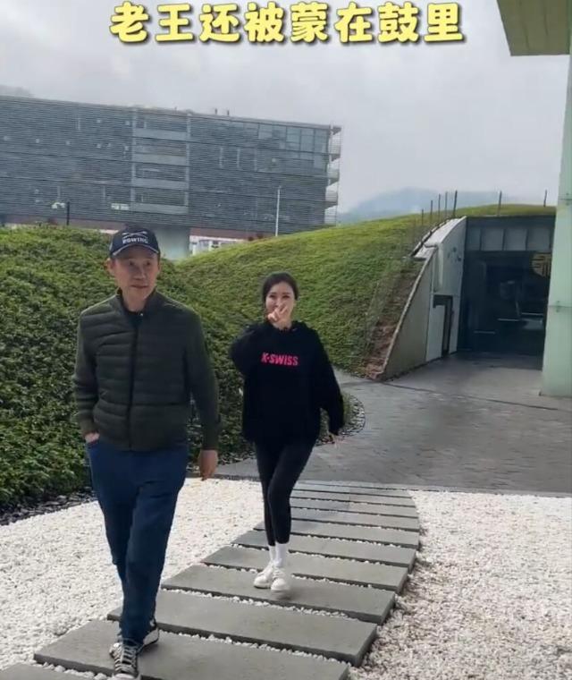 嫁大30歲富商！資深女星「被酸都是為了錢」　結婚紀念日「她出手送75歲尪驚喜」網嘆：誤會她了