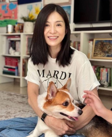 金城武也為她著迷！清新教主「婚後淡出13年」　罕曝近況「51歲素顏太扯」網愣：以為大學生