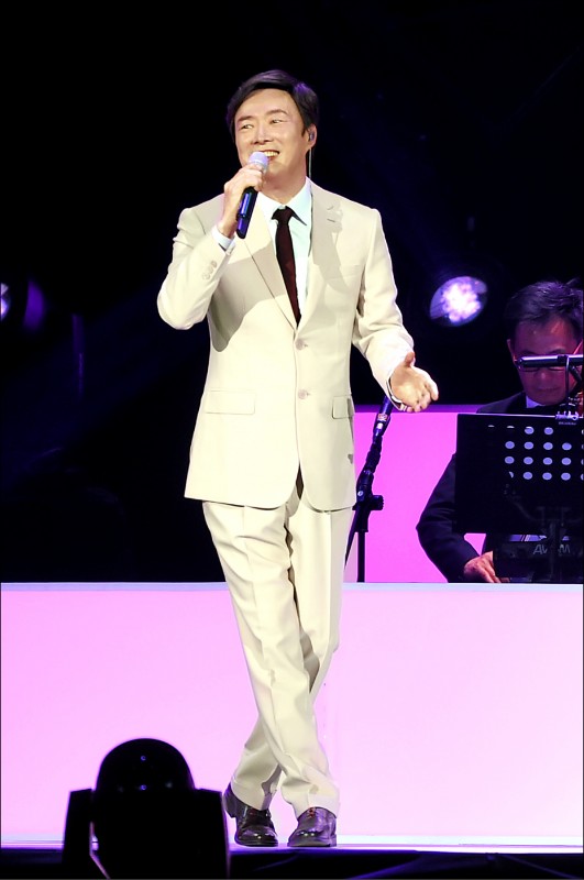 封麥引退7年！70歲費玉清「獨居淡出生活」曝光　與56歲知己相伴「為最愛的她終身不娶」