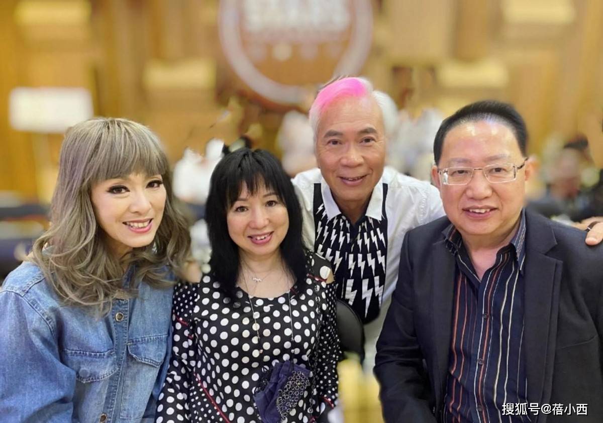 70歲影壇美魔女「合影粉絲像芭比娃娃」！　由內而外凍齡「還是周潤發跑友」比基尼照更辣❤️