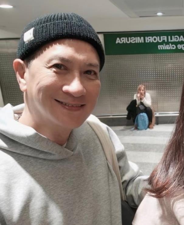 當年比影帝尫還紅！粉絲偶遇「61歲昔日女神」　為愛淡出「被寵愛23年」身旁老公一舉動：嫁對人了❤️