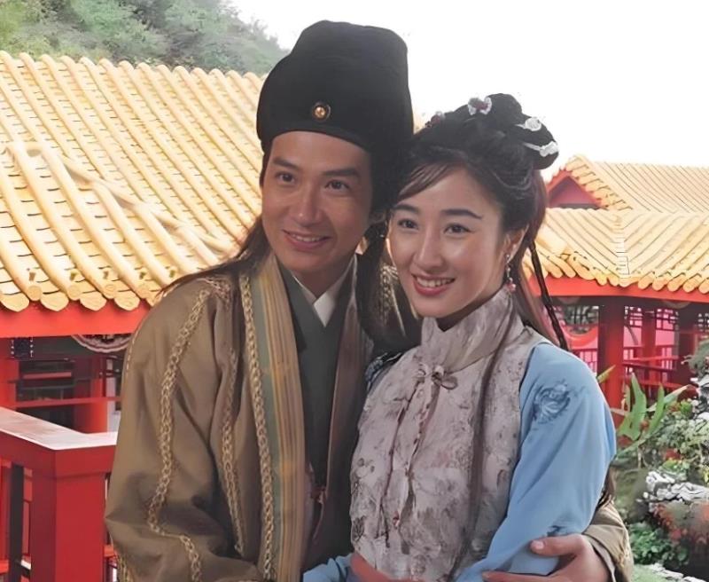 當年比影帝尫還紅！粉絲偶遇「61歲昔日女神」　為愛淡出「被寵愛23年」身旁老公一舉動：嫁對人了❤️