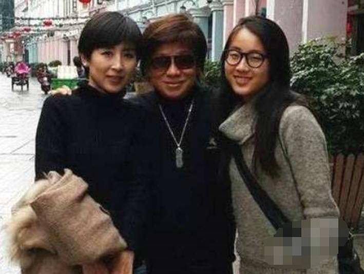 嫁給影壇巨星！她某晚「竟遭潑硫酸毀容」美貌回不去　三度試圖了結「74歲結束戲劇化一生」