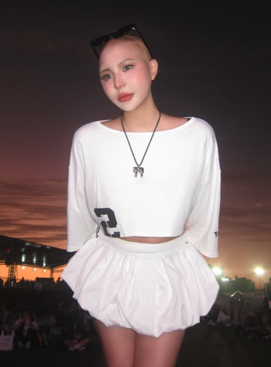 快訊／苦熬28次化療！29歲台灣女模「剃光頭樂觀抗癌4年」　弟弟突發噩耗：「沒有病痛了」