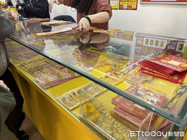 年前又中獎!苗栗母女挑刮刮樂「聽尾牙中獎神曲」 播完隔天「竟中100萬大獎」