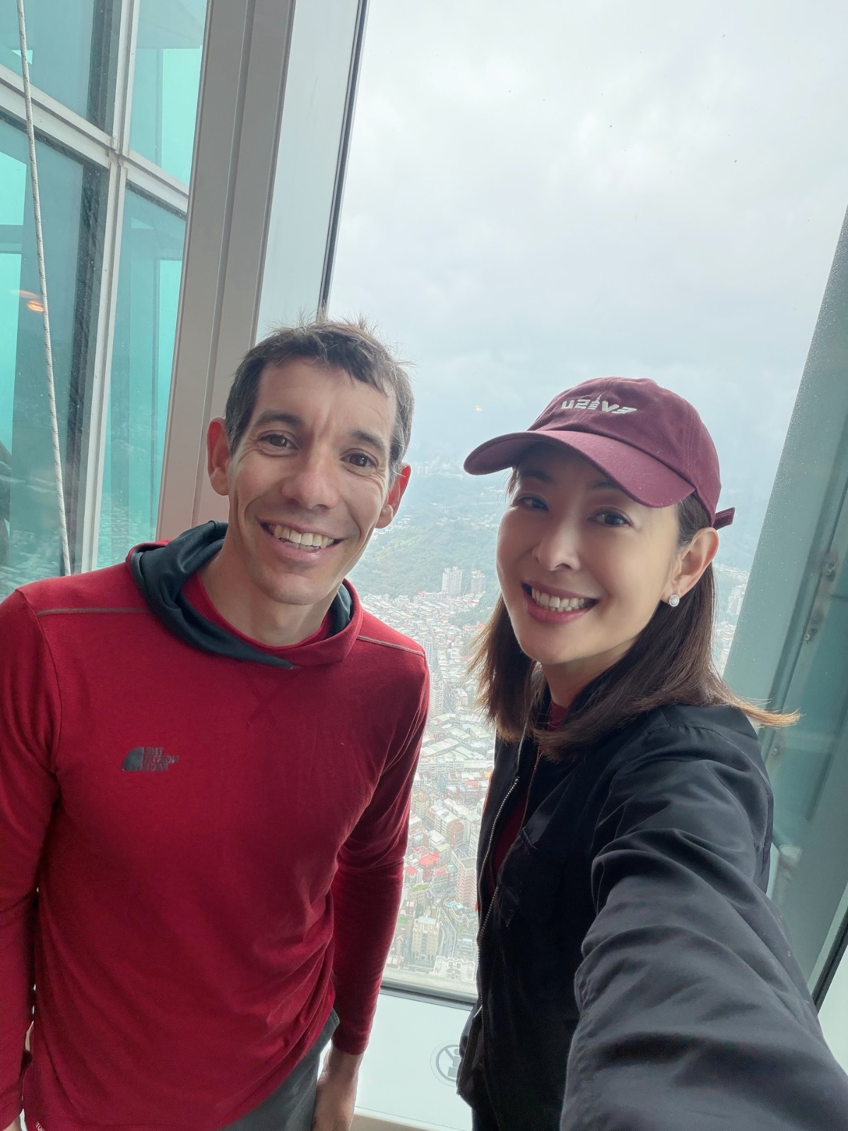 快訊／臨時出狀況！國際大咖「爬台北101延期」　新日期曝光「賈永婕首度發聲了」...