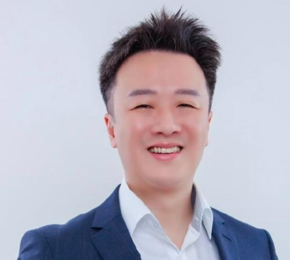 才剛結束錄影!41歲資深名嘴「遭埋伏攻擊送醫」 主謀竟嗆「要讓他破相」現況曝光了