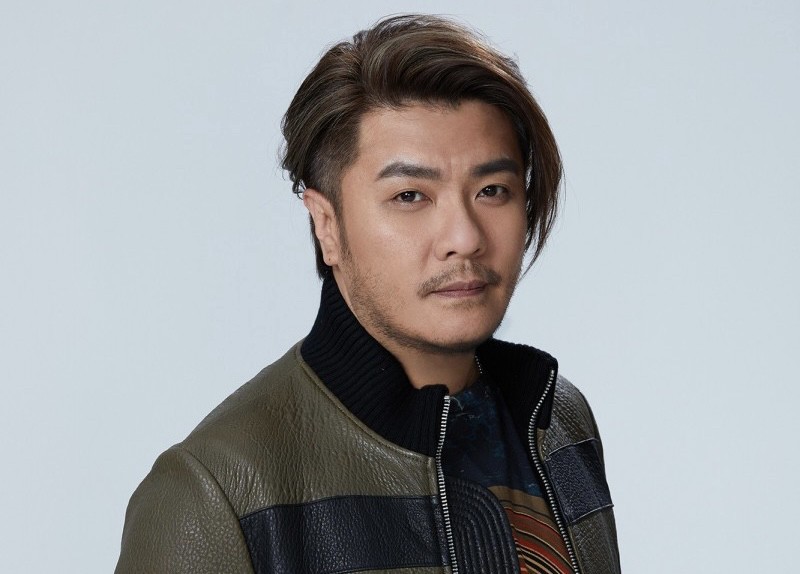 紅遍台灣!52歲男歌手「發福暴肥」變油膩大叔 粉絲震驚:「以前瘦又帥....」