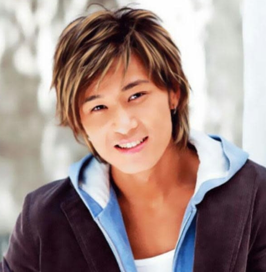 第一代偶像劇男神！粉絲巧遇「合照曝光近況」　網驚「下半身超驚人」：哪來的大媽