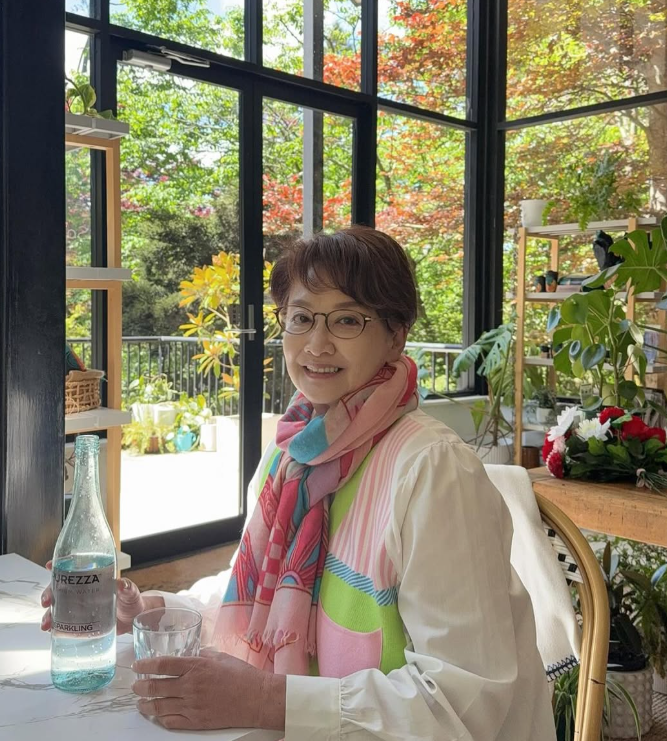 快訊／曾一度癱瘓！69歲資深女星「震撼切除子宮」