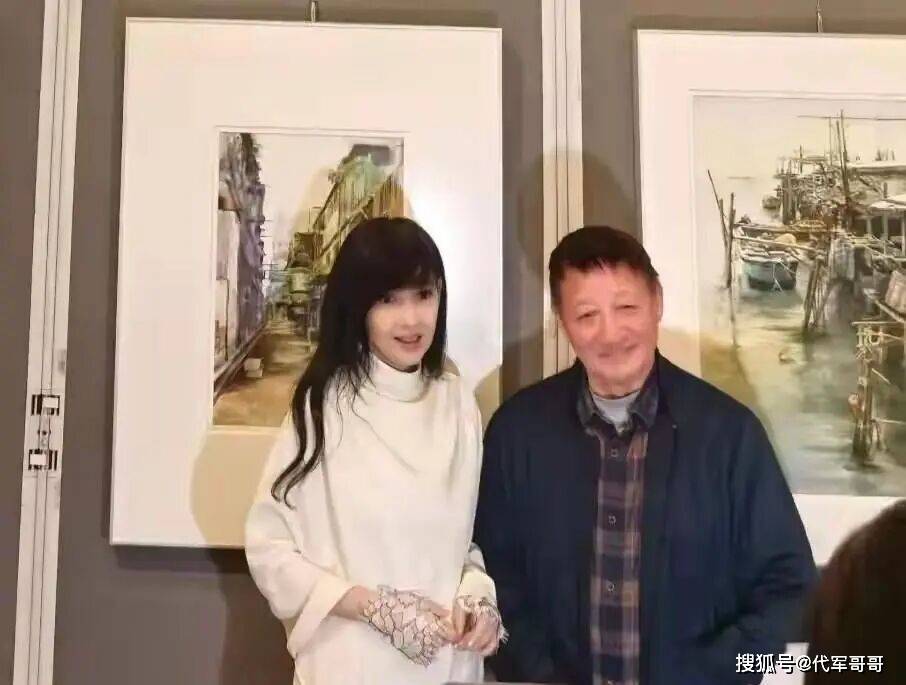 結婚17年依舊不生！58歲玉女巨星「凍齡現身被目擊」　淡出演藝圈多年「曝驚人新身分」   