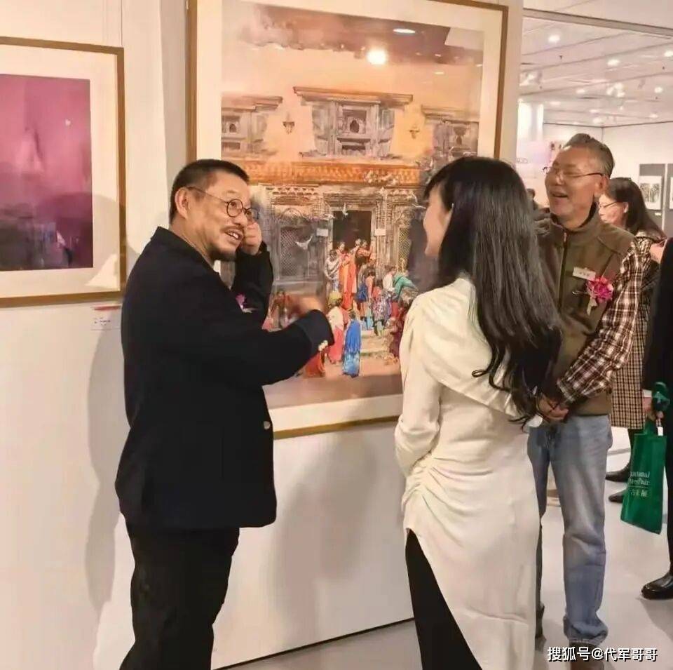 結婚17年依舊不生！58歲玉女巨星「凍齡現身被目擊」　淡出演藝圈多年「曝驚人新身分」   