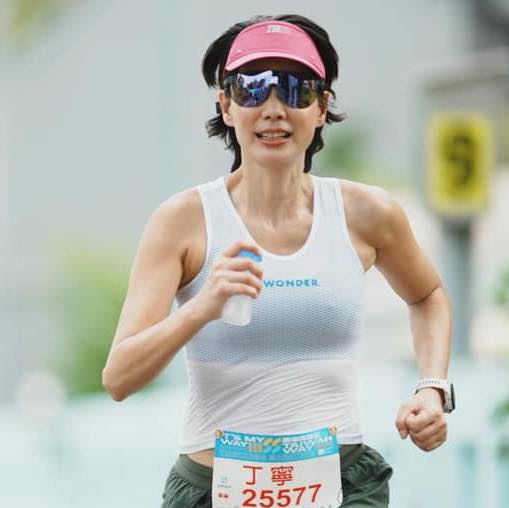 爬台北101遭批玩命！丁寧鬆口「曾徒手救回孩子」　曝對方「1亮點太神」回擊：面對死亡學習更多