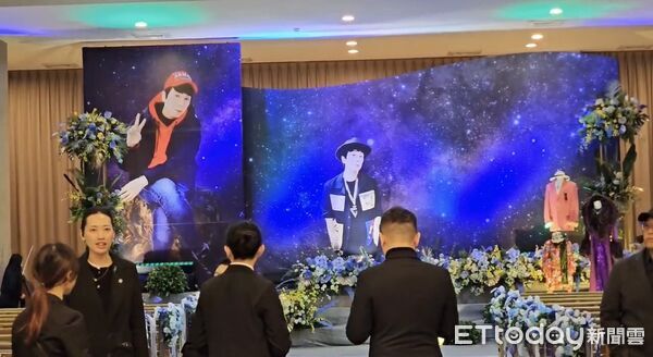 完成最後遺願!曹西平告別式「舉辦追思演唱會」 現場紀念品「一打開惹哭粉絲」:四哥一路走好...