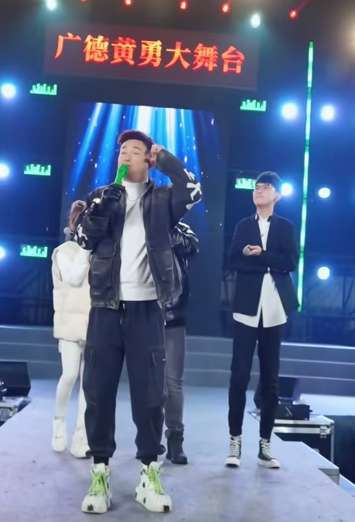 快訊/尚未脫離危險期!知名歌手「驚傳腦溢血送醫搶救」