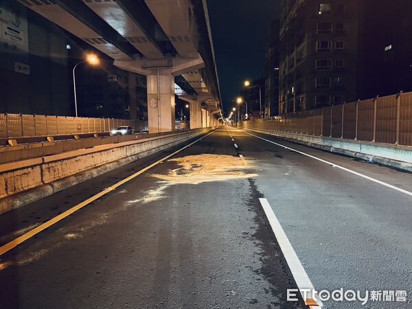 被司機丟包台64線!頂大高材生「遭4車輾過慘死」 警曝原因「事發前接到電話」