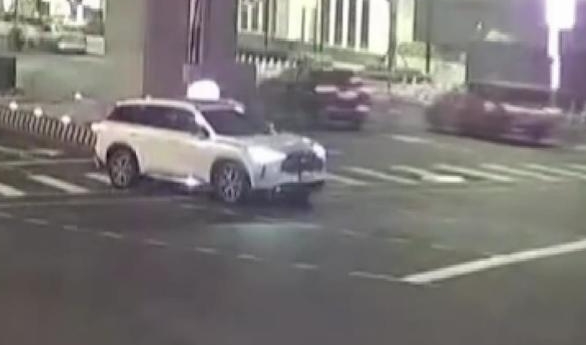 被司機丟包台64線!頂大高材生「遭4車輾過慘死」 警曝原因「事發前接到電話」