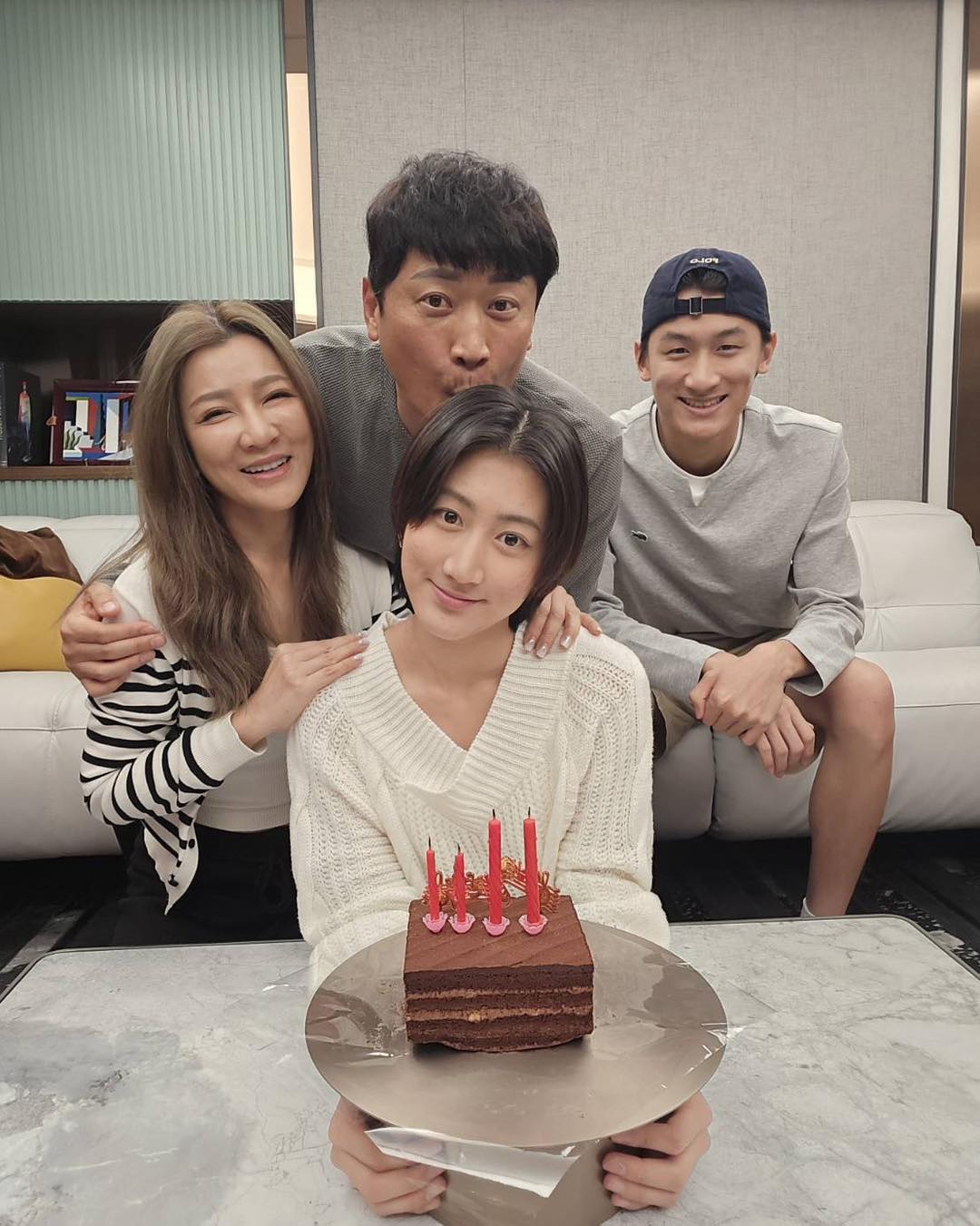 剛離開台灣!侯昌明夫婦「驚傳出事了」 遭滯留錯愕「回不去了...」