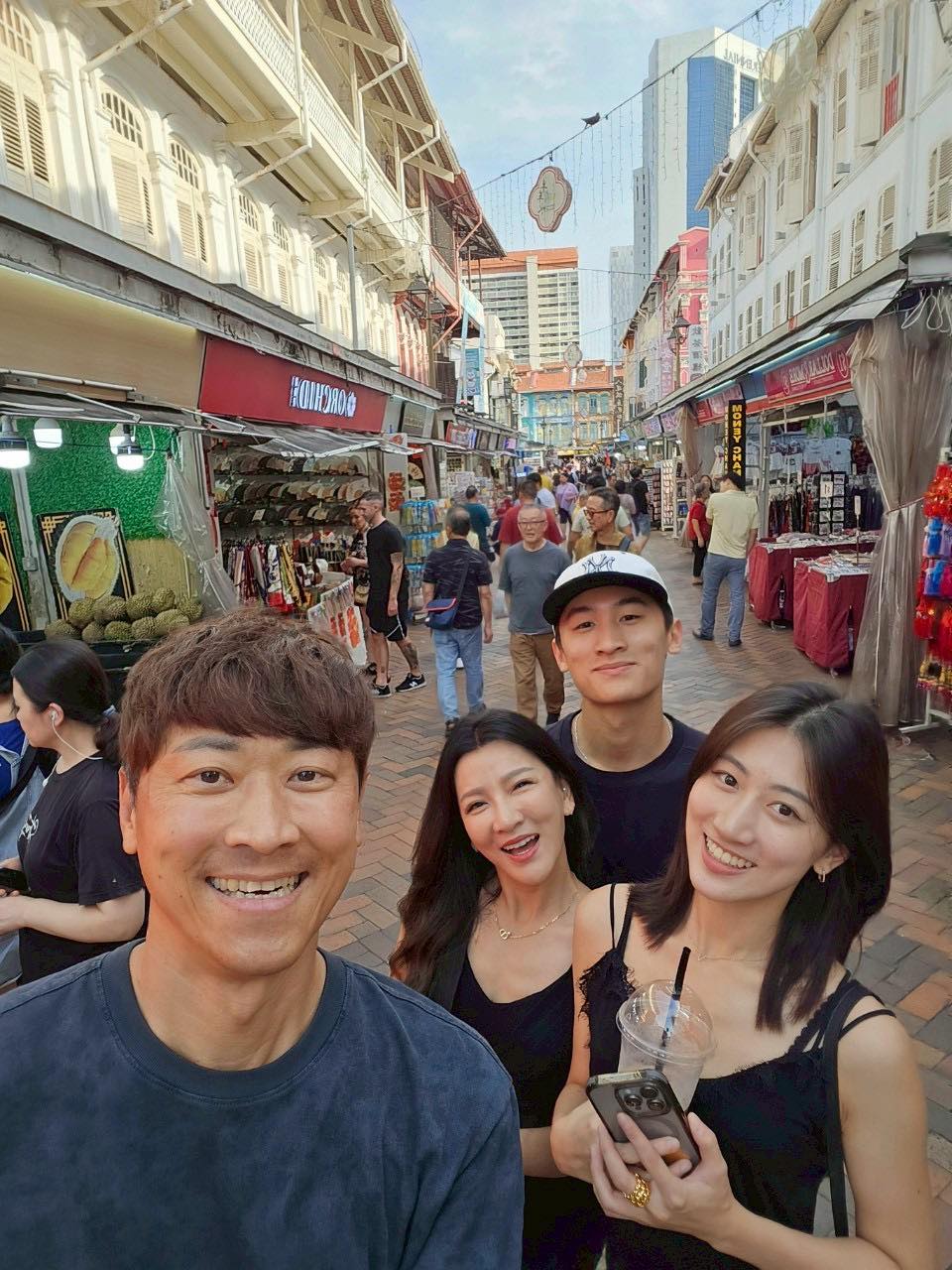 剛離開台灣!侯昌明夫婦「驚傳出事了」 遭滯留錯愕「回不去了...」