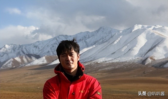 被譽為明日之星!當紅男星「頂樓踱步3小時」墜樓亡 「只留17字遺言」卻救活無數人...