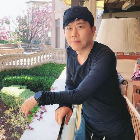 59歲金曲歌王獨子「驚爆餵毒騙砲」!搬出巨星老爸「獵豔對話曝光」:吃威而鋼