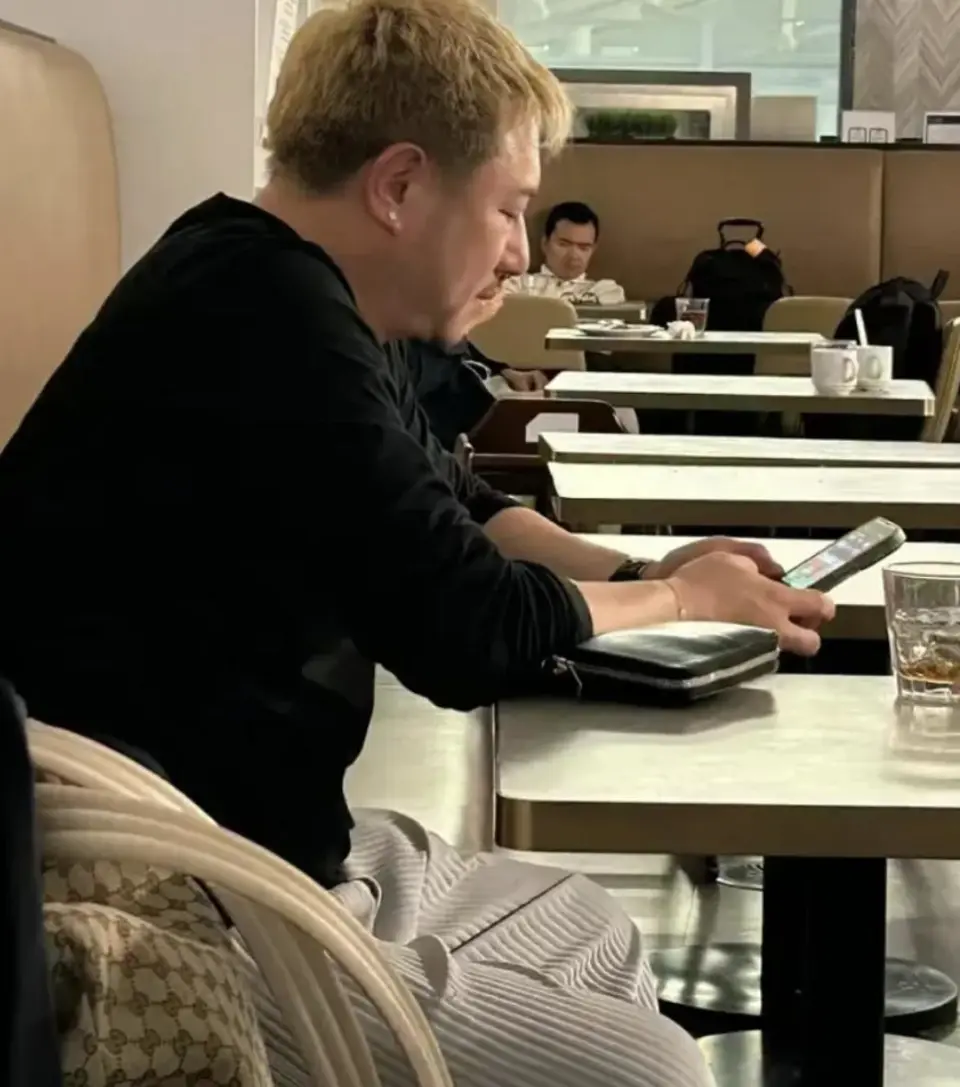 帥氣男神!47歲資深男星「退圈轉行當廚師」 如今「明顯發福變阿北」網大喊崩壞