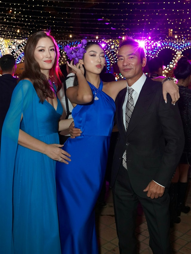 粉絲尖叫暴動!70歲大咖影帝「零偽裝逛街」 精壯身材超猛「脫下眼鏡五官太扯了」