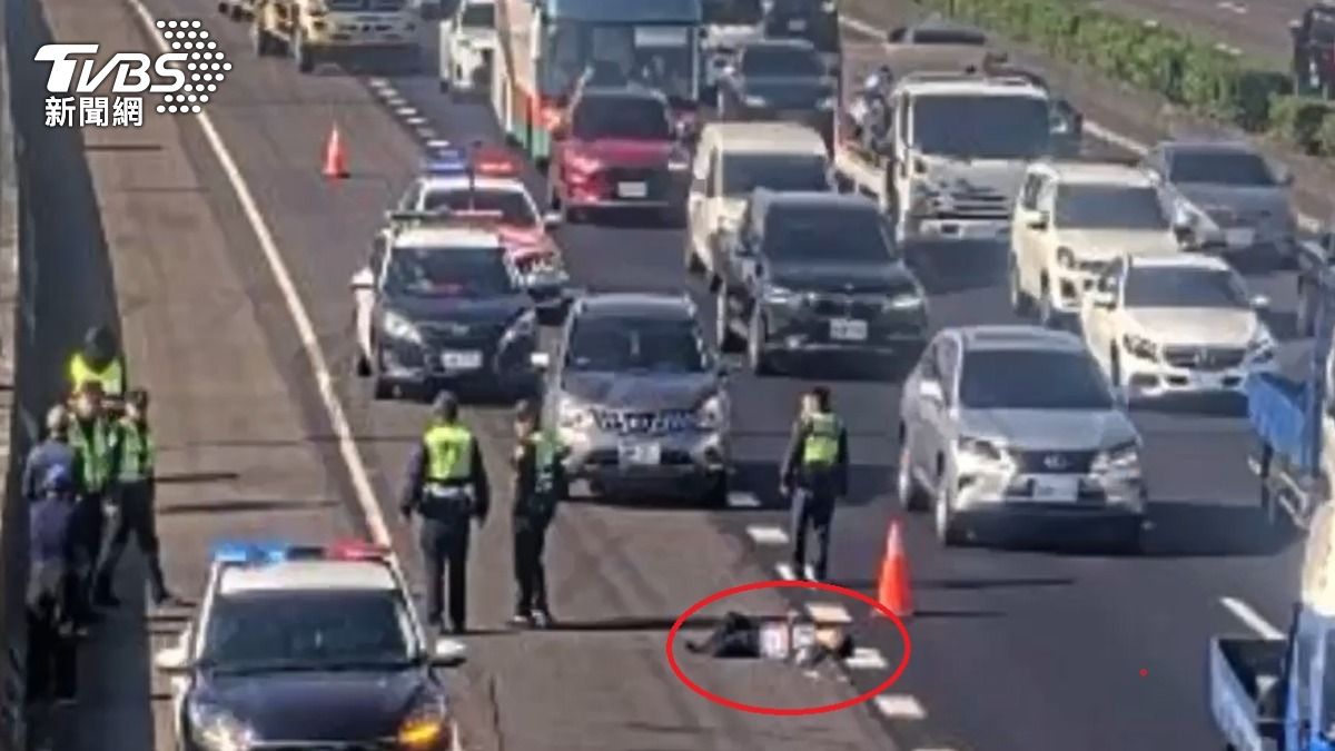 快訊/台中老師遭砍8刀!忍痛傳訊兒子「快來...媽媽快死了」 兇嫌「犯案前PO文四千字」曝原因