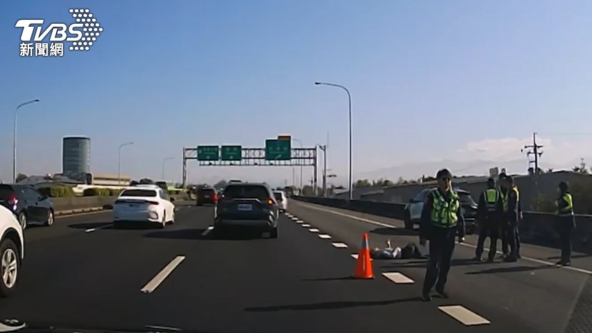 快訊/台中老師遭砍8刀!忍痛傳訊兒子「快來...媽媽快死了」 兇嫌「犯案前PO文四千字」曝原因