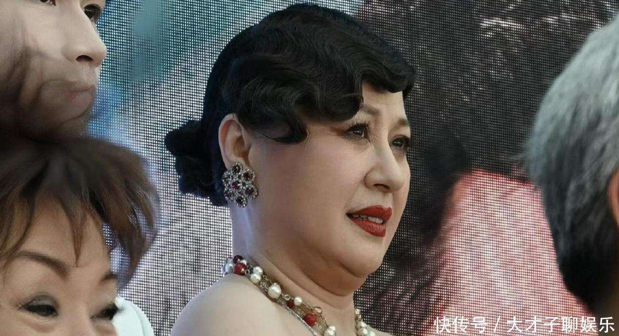 完全認不出!58歲資深女星「臉腫到像饅頭」 網看傻狠嘲「整到走火入魔」