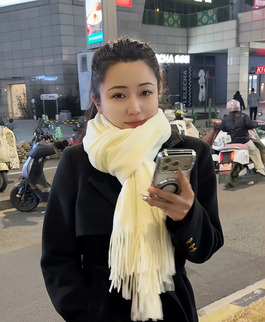 離婚後流落在外!男子不捨「接29歲前表嫂同居」 本是好事一樁「直到女方正臉曝光」網全暴動了...