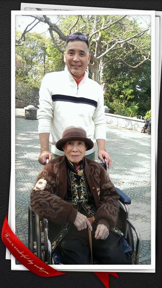 消失演藝圈20年!《五燈獎》帥氣名主持「當紅時搬離台灣」 「為照顧媽媽回台灣」67歲近況曝光