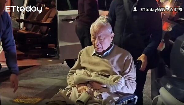 黃仁勳、張忠謀「2大巨頭會面」! 94歲張忠謀「罕見坐輪椅現身」他親曝真實狀態