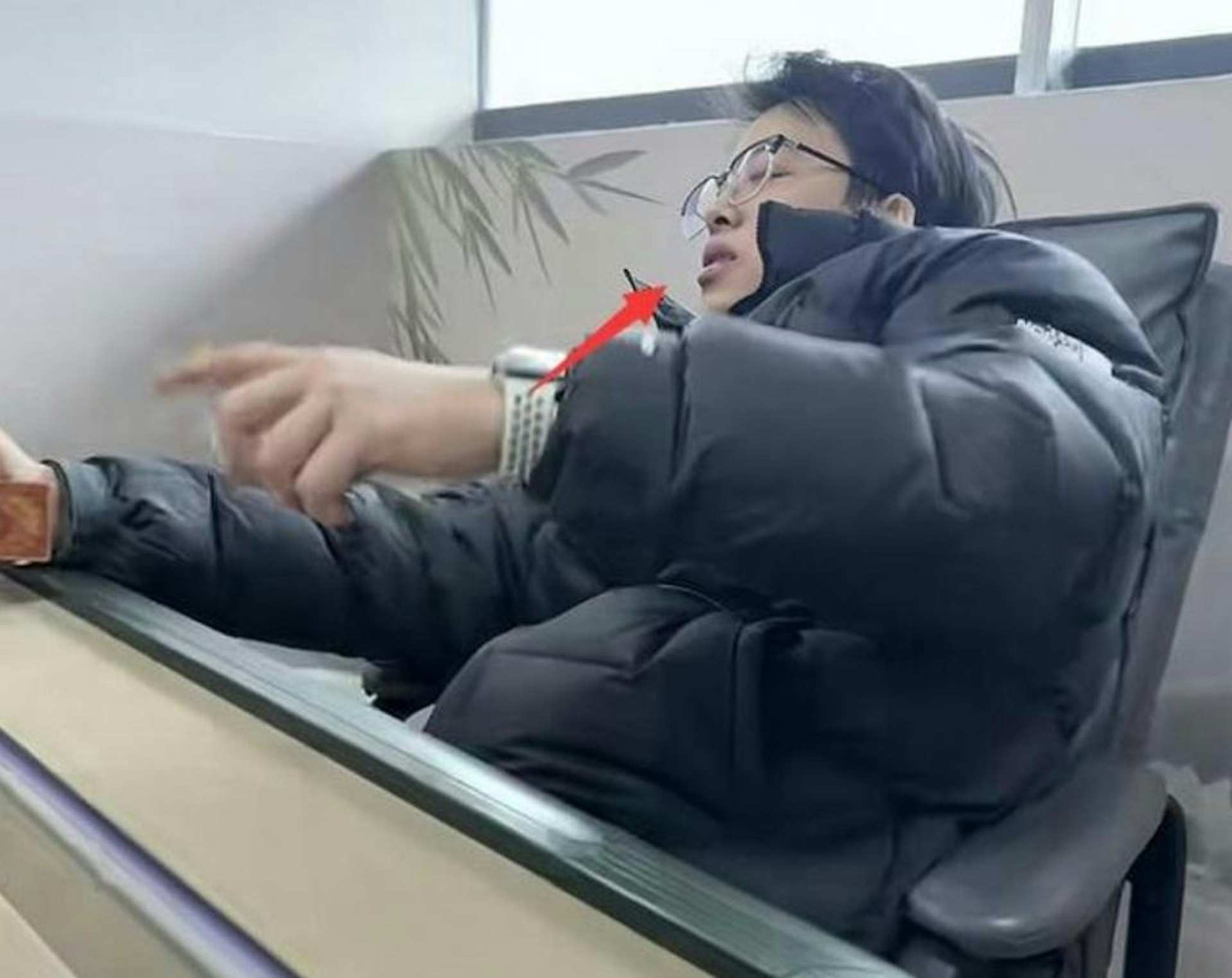 快訊/知名男神「驚傳睡夢中猝逝」!生前模樣曝光「嘴唇早已發紫」