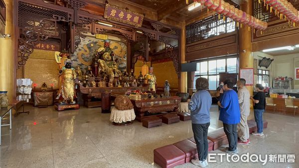 2026首支國運籤!高雄五甲關帝廟「午看造福照財神」 運勢曝光「他曝神明警告了」