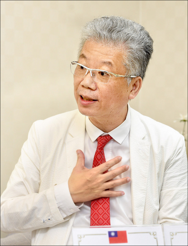 曾交往嫩模!63歲台灣醫界權威「驚傳過世」 生前遭提告「孤獨走進地檢署」成最後身影