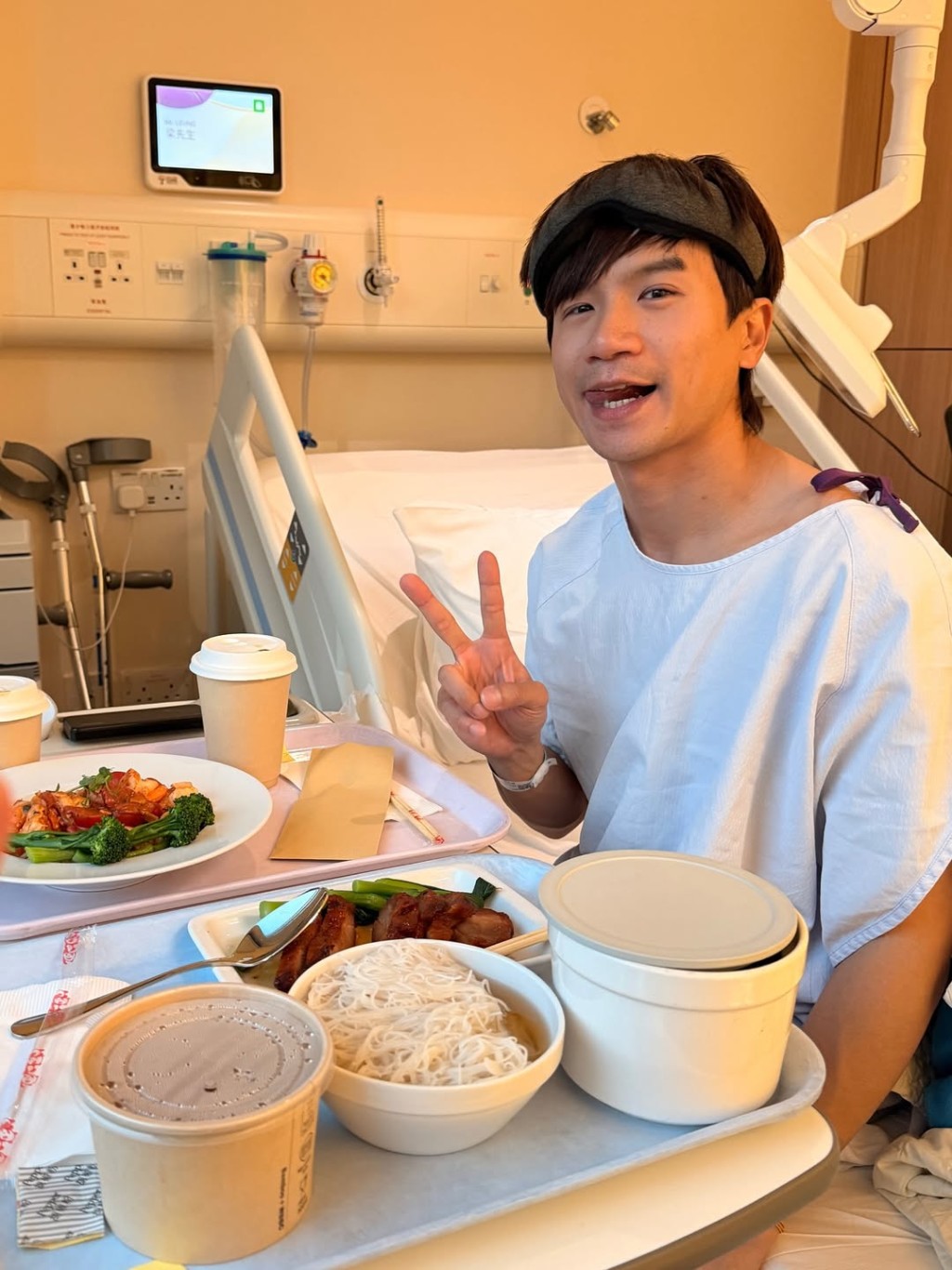 遭正宮怒控出軌!資深男星「良好形象一夕全毀」 突傳入院「癱軟坐輪椅」病況曝光