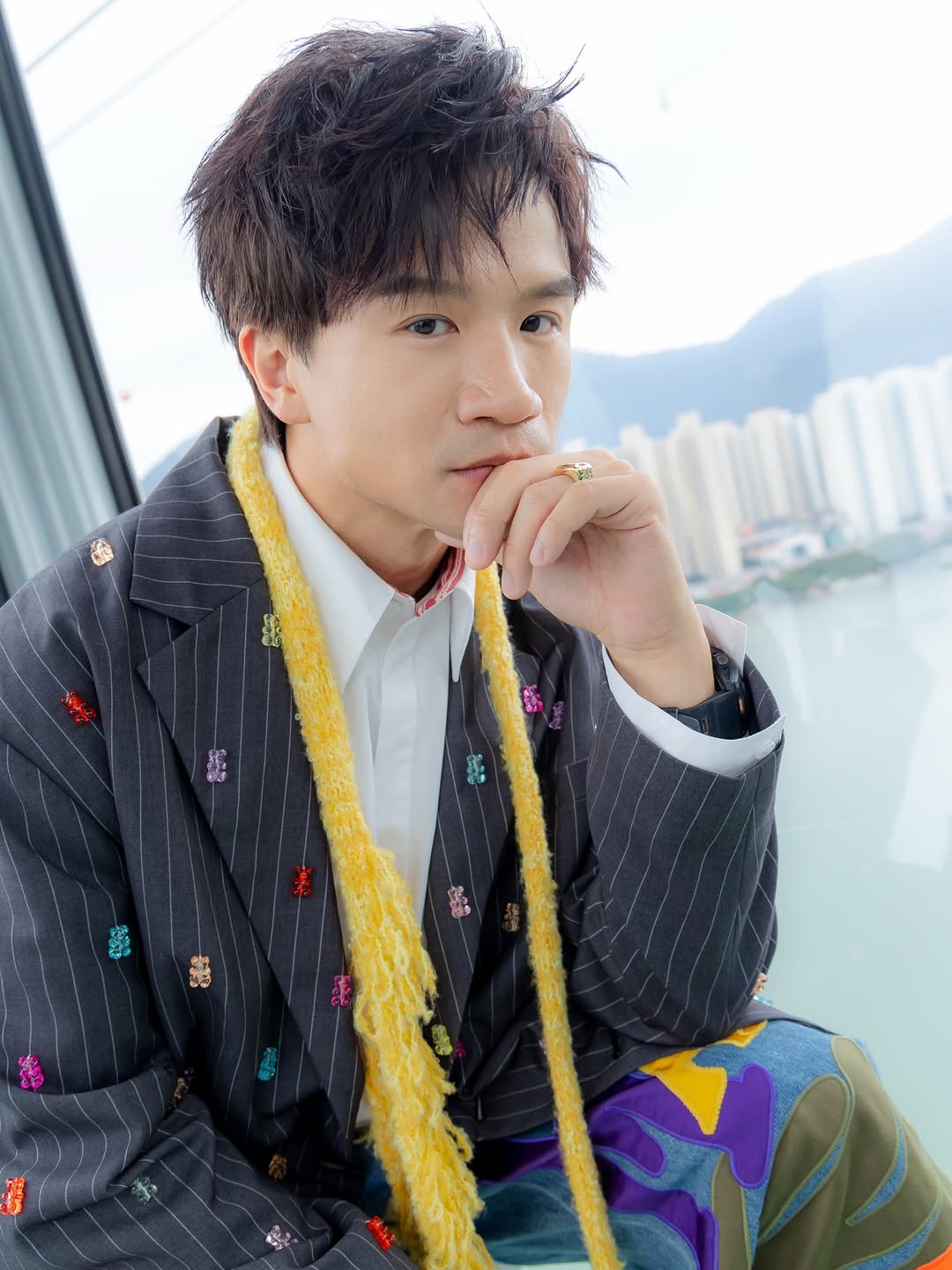 遭正宮怒控出軌!資深男星「良好形象一夕全毀」 突傳入院「癱軟坐輪椅」病況曝光