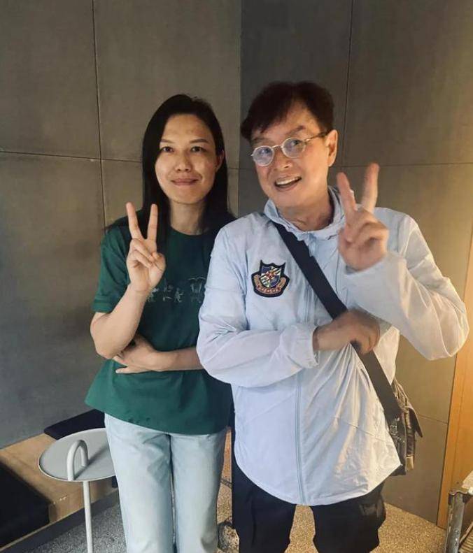 愛上大22歲已婚天王!最強狐狸精「靠生兒逼走原配」入主豪門 30年後「近況讓人直搖頭」:太不堪了...