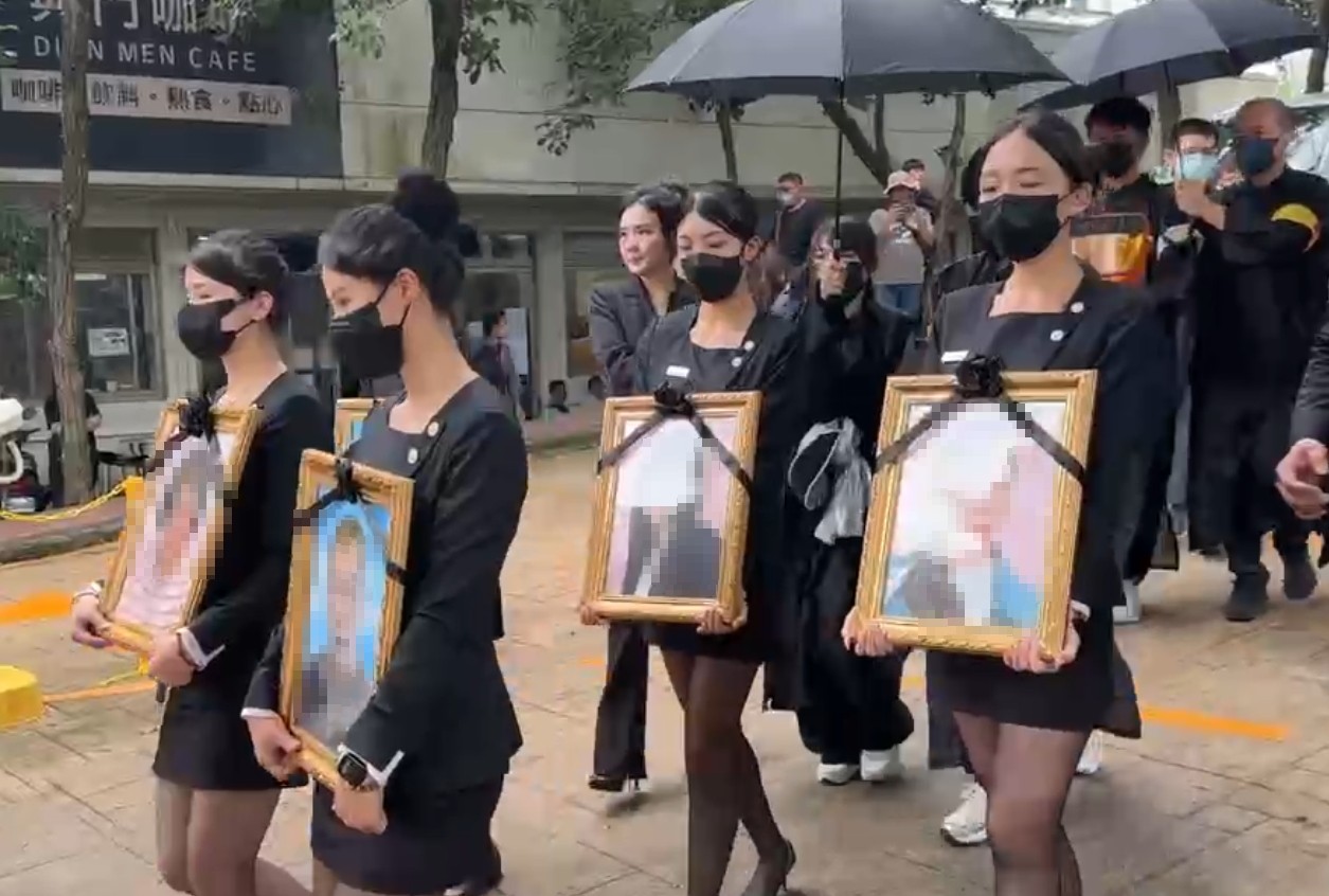 台中一家五口全死!她遭逮捕喊「有5個孩子要養」求饒