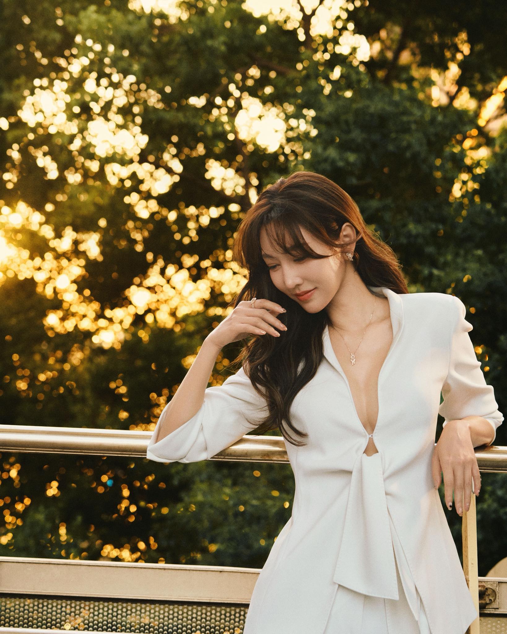 才剛抽到LULU捧花!43歲曾莞婷曬「男子背後親密環抱」 背後「小9歲超帥鮮肉曝光」認:學壞了