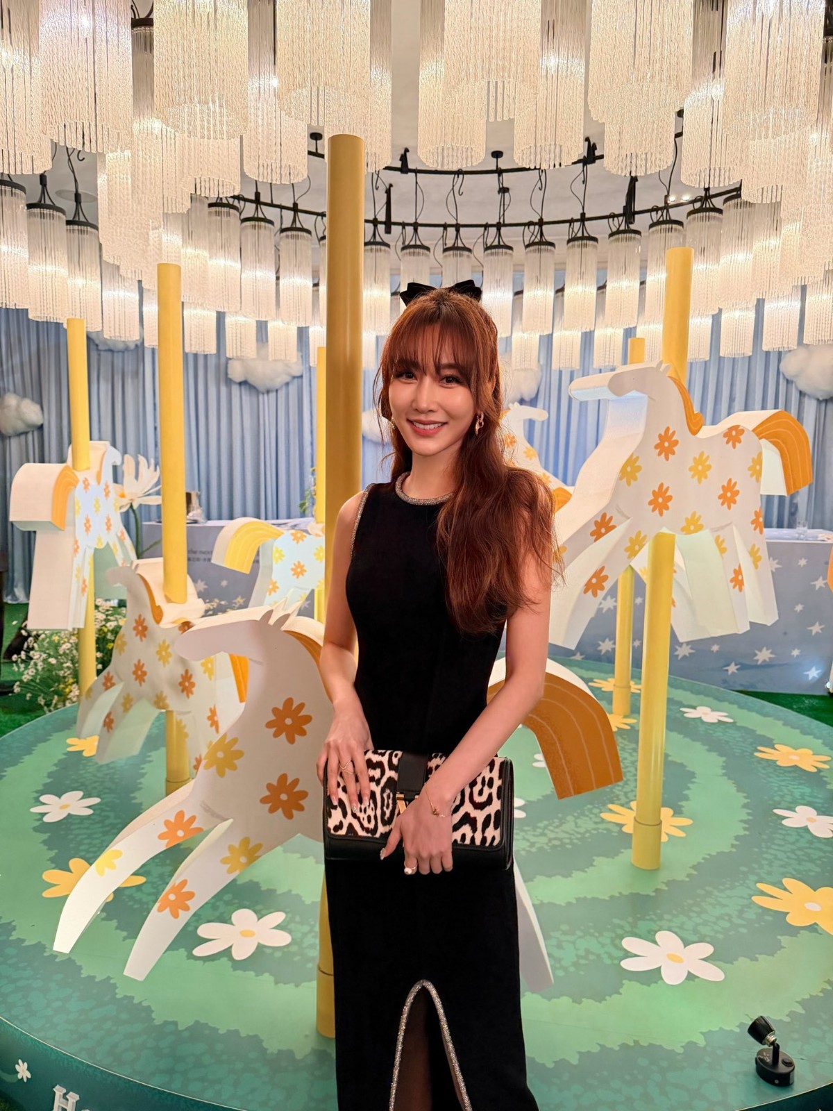 才剛抽到LULU捧花!43歲曾莞婷曬「男子背後親密環抱」 背後「小9歲超帥鮮肉曝光」認:學壞了